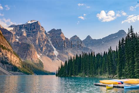 加拿大的冰碛湖高清摄影大图-千库网