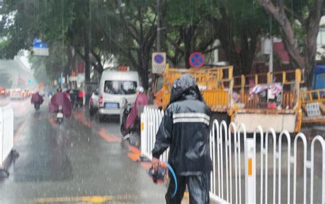 广东普降暴雨 供电部门主动停电避险_荔枝网新闻