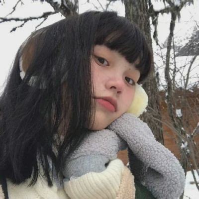 复古风挺舒服的女生头像