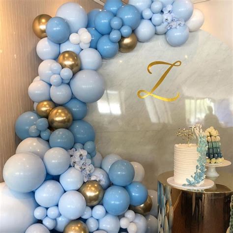 幼儿园毕业仪式创意大小球结合淡蓝色气球拱门-拱门立柱|广州气球布置
