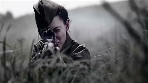 较量：一部二战经典狙击大片，苏军女狙击手对抗德军阻击王，精彩_腾讯视频