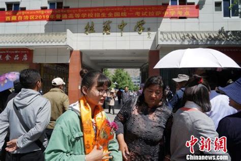 西藏高考藏语文科目考试结束 拉萨超8成考生参加_新闻频道_中国青年网