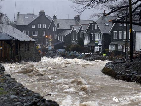 自己的家经常遭遇洪水怎么办？这对英国夫妻直接让房子“增高”！