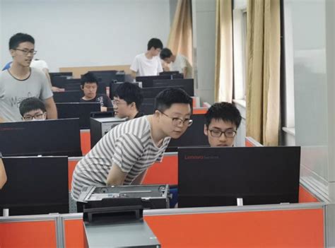 计算机科学与技术学院2020级本科2班举行计算机维修装机劳动教育主题活动