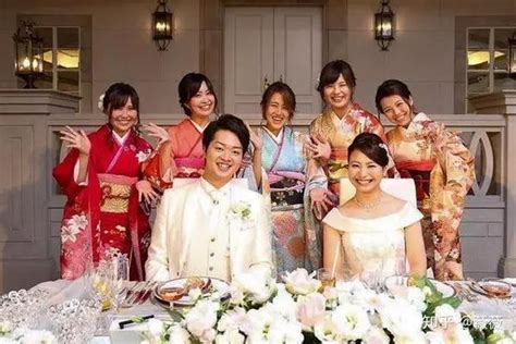 快乐日本礼服婚礼新娘和新郎高清图片下载-正版图片502201238-摄图网