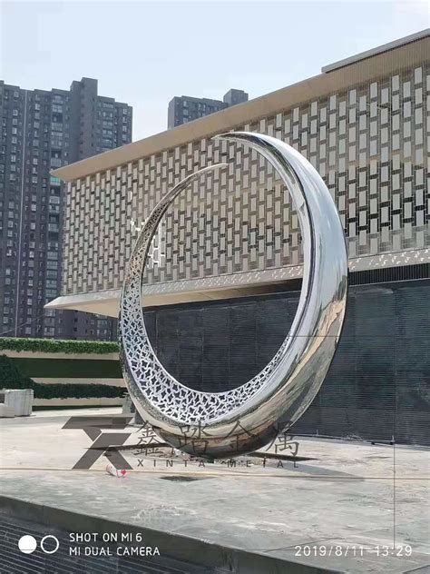 公园蝴蝶雕塑 - 深圳市凡贝尔玻璃钢工艺有限公司