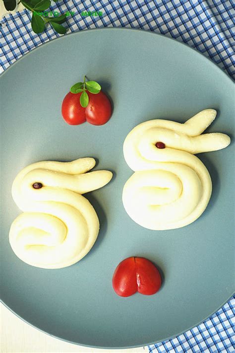 【花样面食小白兔的做法步骤图，怎么做好吃】粟仓_下厨房