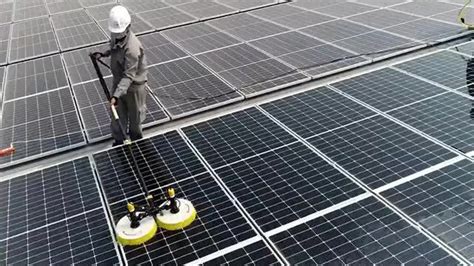 太阳能光伏板清洗机器人厂家 家用屋顶光伏板清洗机-阿里巴巴