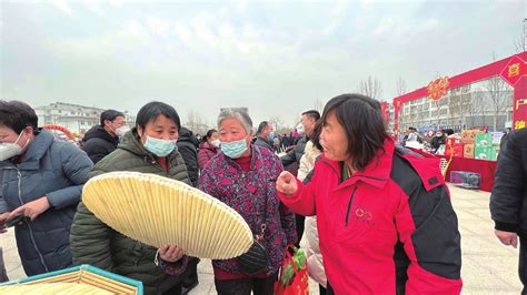 赶大集丨这边瞧！锦州市太和区女儿河大集上的氛围感！逛逛东北的大集都有啥好吃的