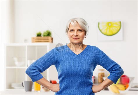 老年女性形象高清图片下载-正版图片501618700-摄图网