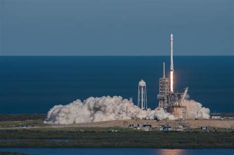 外媒：SpaceX计划在今年上半年发射20枚“猎鹰9号”火箭_凤凰网