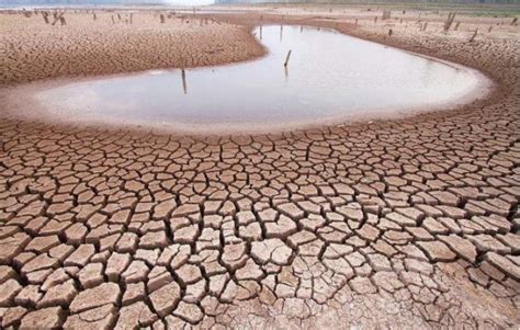 地理视角看干旱！干旱如何定义？如何应对旱情？气象干旱、农业干旱、水文干旱都是有什么区别？|沙漠_新浪新闻