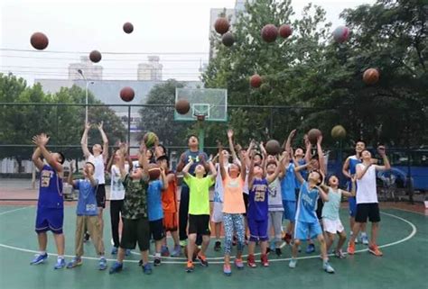 成都高新区哪里有学儿童学篮球学费-专注篮球训练营
