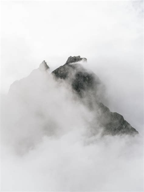 云雾中的高山摄影图__自然风景_自然景观_摄影图库_昵图网nipic.com