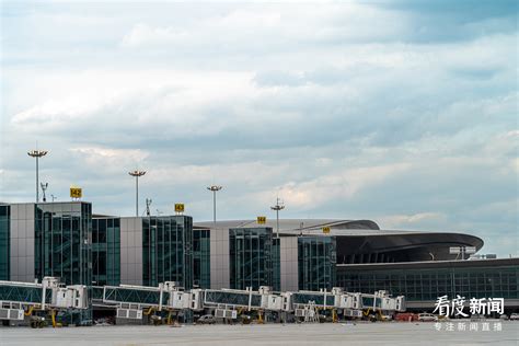 北京大兴国际机场投运在即 记者探访新机场值机大厅