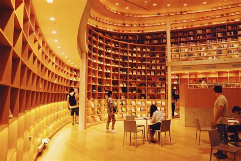 2022光的空间新华书店(爱琴海购物公园店)购物, ️如果对美术馆的展览不感...【去哪儿攻略】
