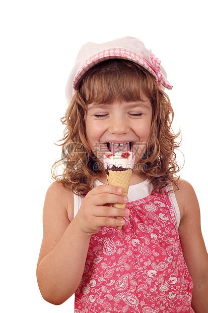 快乐的小女孩吃白雪糕高清图片下载-正版图片320879093-摄图网