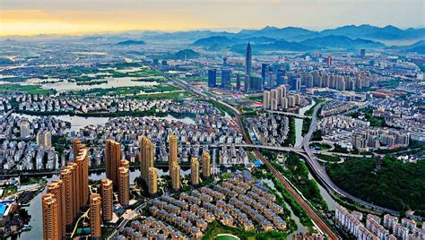 浙江很富裕的一处土豪村，现为5A级旅游景区，属中国十大名村