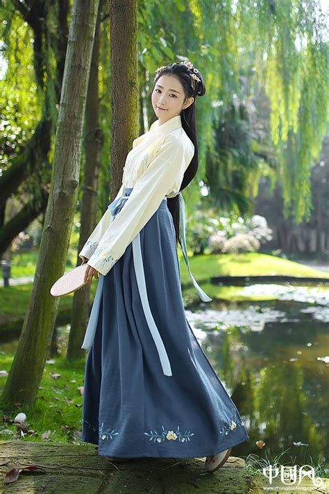 对襟抹胸裙(诃子裙)图片 对襟抹胸裙(诃子裙)图片
