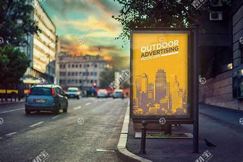 室外广告牌样机素材广告牌黄色创意风格样机海报模板下载-千库网