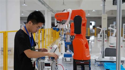 南京中学生机器人在国际获奖 “机器人项目升学绿色通道”被打通