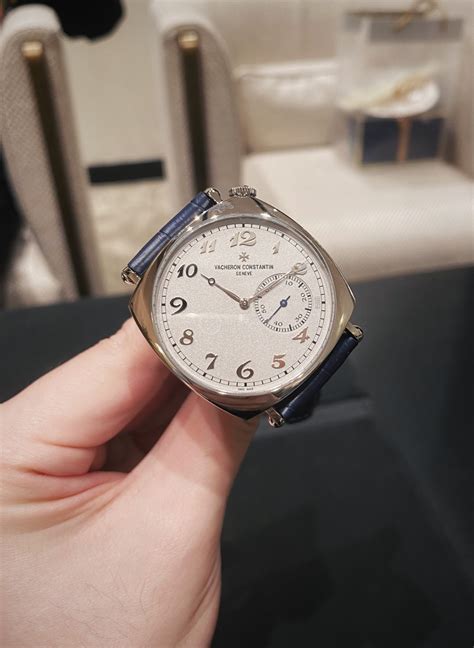 江诗丹顿_【视频】江诗丹顿的新款222腕表，到底贵在哪里？|腕表之家xbiao.com