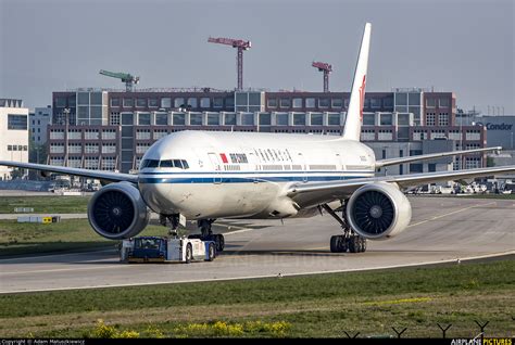 B-2033 - Air China Boeing 777-300ER at Frankfurt | Photo ID 1054199 ...