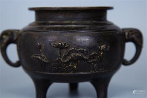 狮纽象首三足铜熏炉-鹰潭市博物馆文物藏品-图片