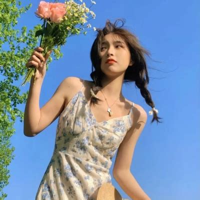 变气质甜美女生头像图片