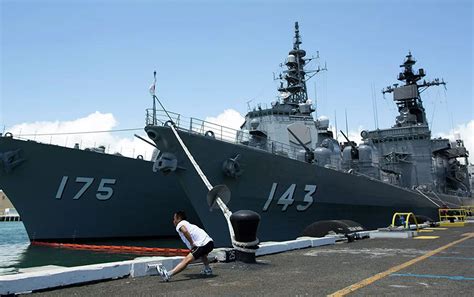 日本第8艘“宙斯盾”驱逐舰“羽黑”号服役_凤凰网视频_凤凰网