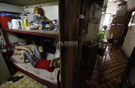 九龙城寨香港最大贫民窟，一家老少住一个房间里，只有一个厕所|厕所|香港|九龙_新浪新闻