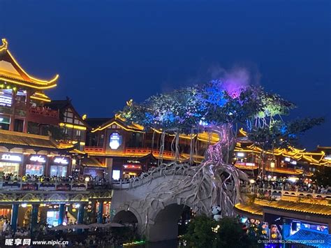 四川眉山：水街人气旺 欢乐迎新春-人民图片网