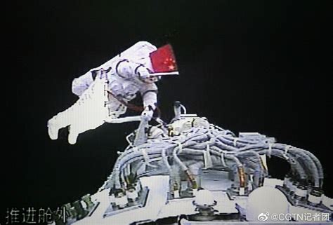 中国人首次太空漫步14周年，致敬航天英雄！_海口网