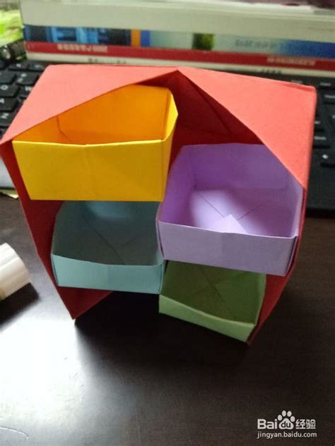 最简单盒子折法又漂亮又有盖子 将上一步的折痕与中间折痕交叉