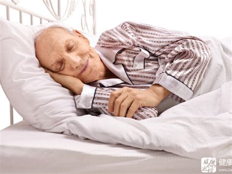 老年人春季“肝火旺”,容易失眠,做好4件事,睡眠好,才更健康|睡眠|老年人|清淡_新浪新闻