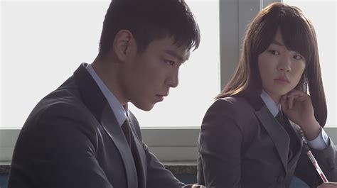 韩国又一拍了一部19禁的电影，堪称超现实写照 - 知乎