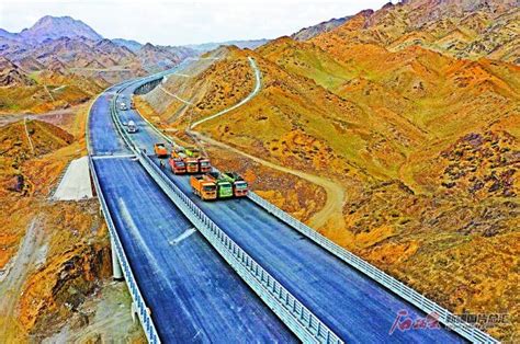 【沿着高速看新疆】高速通达带来新希望 - 新疆维吾尔自治区 - 中国喀什网
