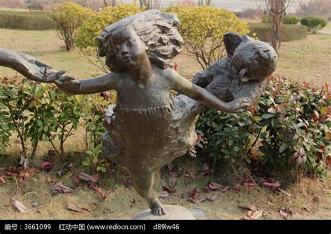 迎风起舞的女孩雕塑高清图片下载_红动中国