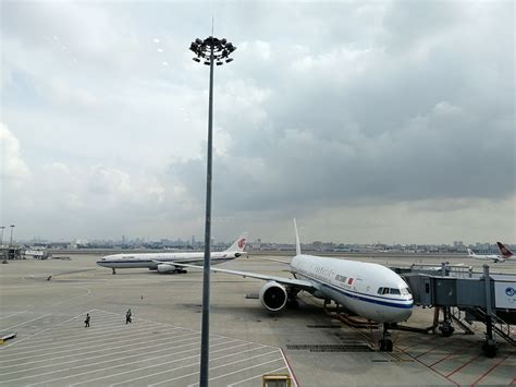 数读2018上海机场：浦东和虹桥机场全年客运量近1.18亿人次，同比增5.2%