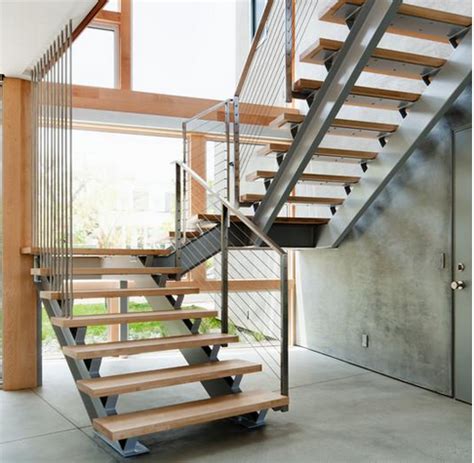 一种钢结构楼梯的制作方法