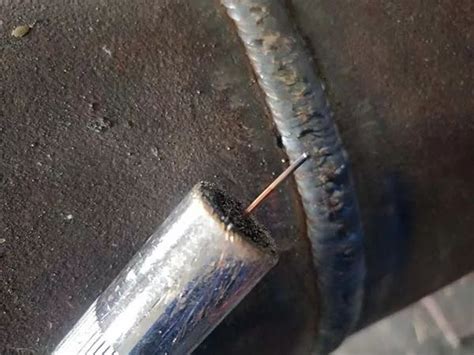 二保焊的焊缝焊成这样什么原因_焊接