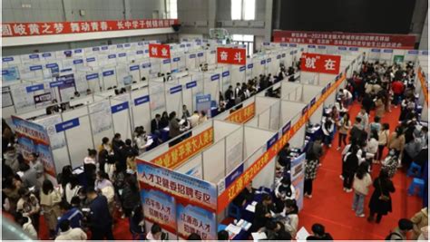 原创图集：吉林省最大规模毕业生招聘会 提供各类就业岗位1.1万个-中国吉林网