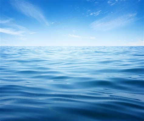 自然海洋图片-蓝蓝的天空和一望无际的海洋素材-高清图片-摄影照片-寻图免费打包下载