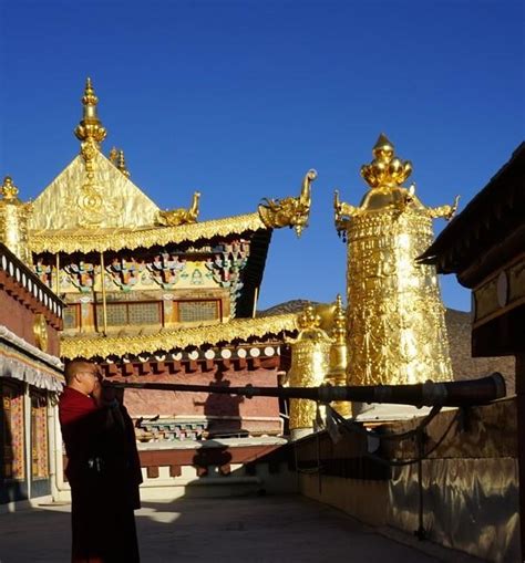 香格里拉的松赞林寺图片