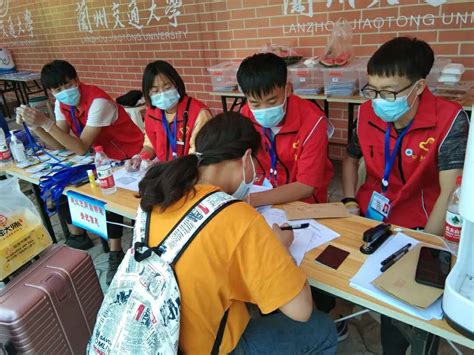 “疫情防控，你我同行” ——校学生会积极参与学校疫情防控执勤志愿服务-团委-西安医学院