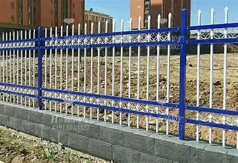 【锌钢护栏】工厂围墙蓝白护栏小区别墅铁艺栏杆学校隔离防护围栏-阿里巴巴