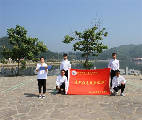 郑州市第六十中学举行新团员入团仪式：青春初心，奋勇前行 - 郑州教育信息网