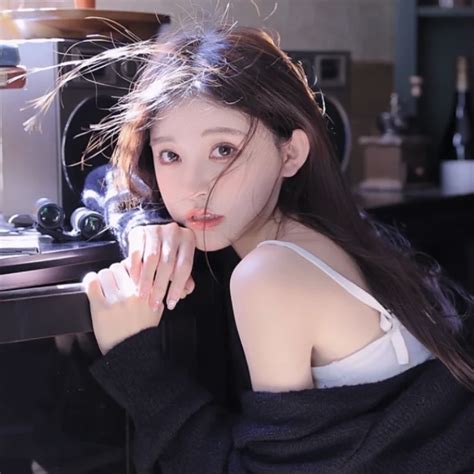 温温子图片