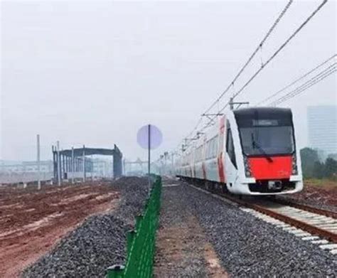 全球首列氢能源市域列车在成都中车长客亮相|资讯频道_51网