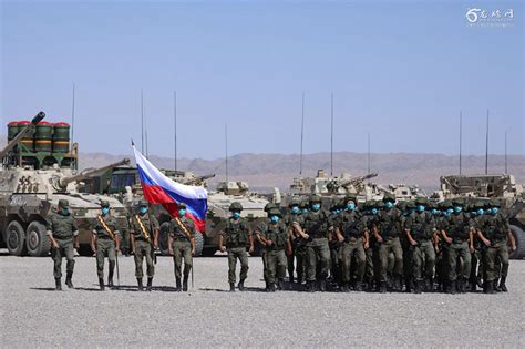 关键时刻 中俄举行大规模军事演习！_军事_中华网